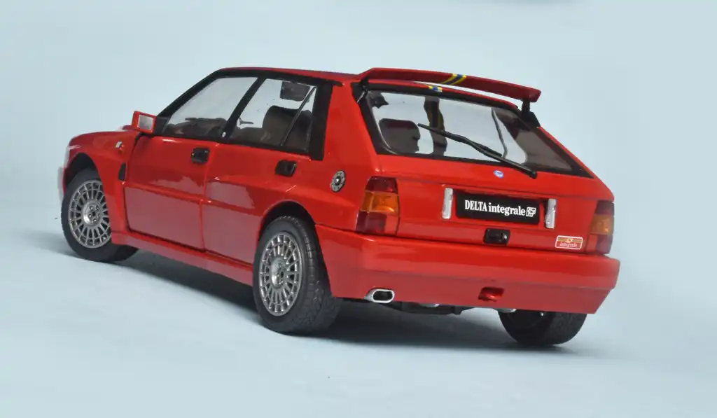 18solido Lancia Delta HF 1995 2 18solido Lancia Delta HF 1995 2