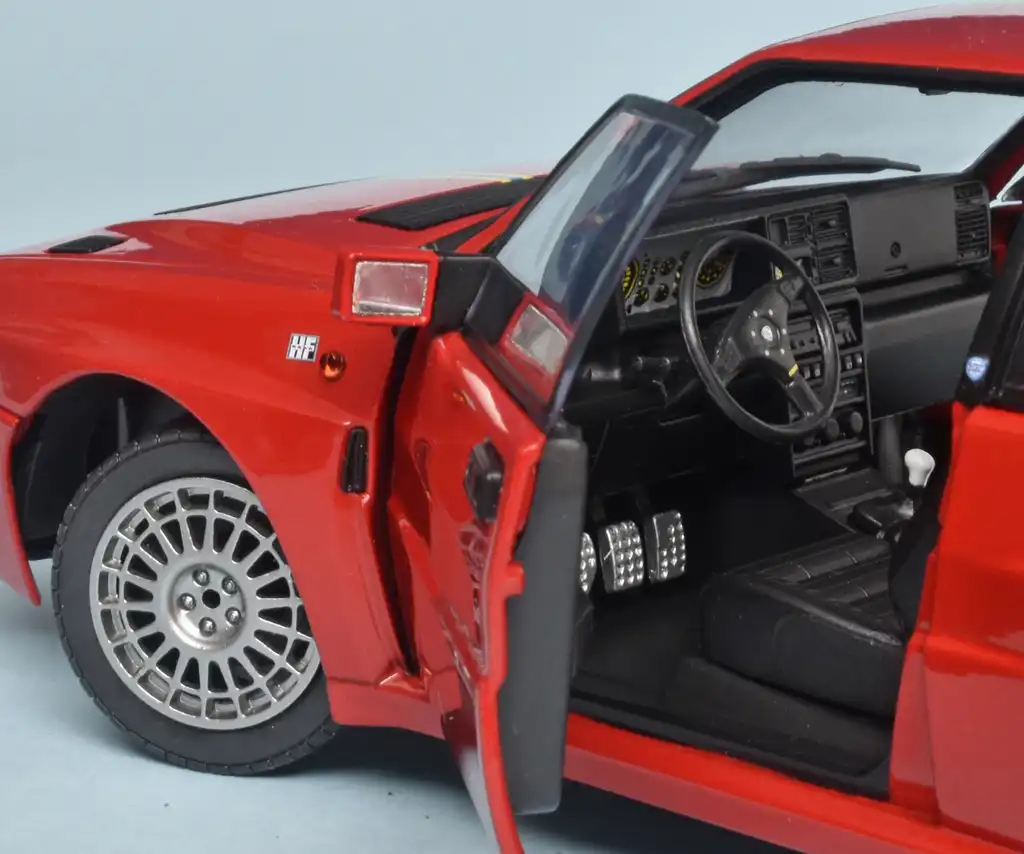 18solido Lancia Delta HF 1995 4 18solido Lancia Delta HF 1995 4