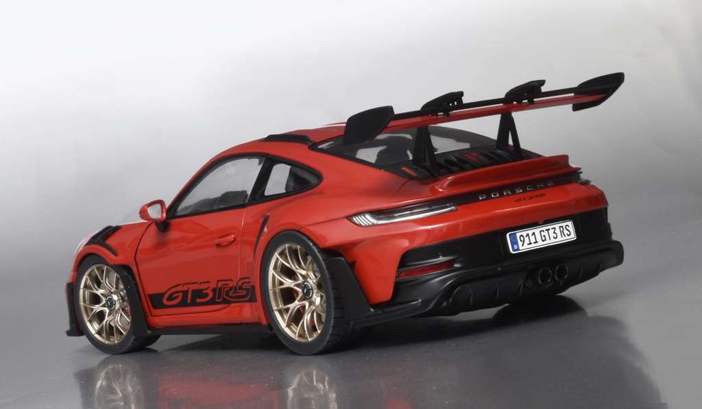 18solido Porsche 911 992 GT3 RS 2024 2 18solido Porsche 911 992 GT3 RS 2024 2