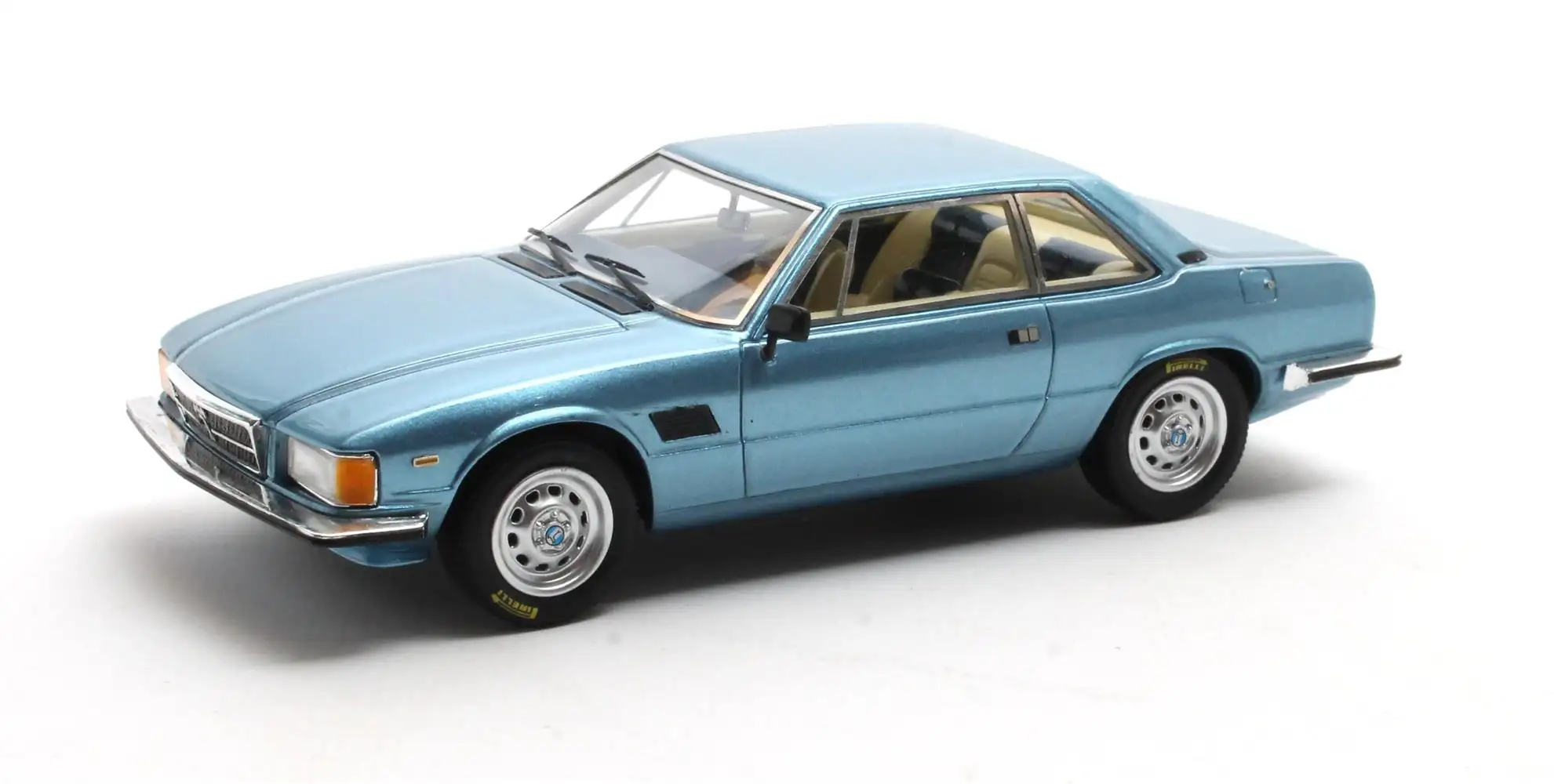 43Matrix De Tomaso Longchamp (1) 43Matrix De Tomaso Longchamp (1)