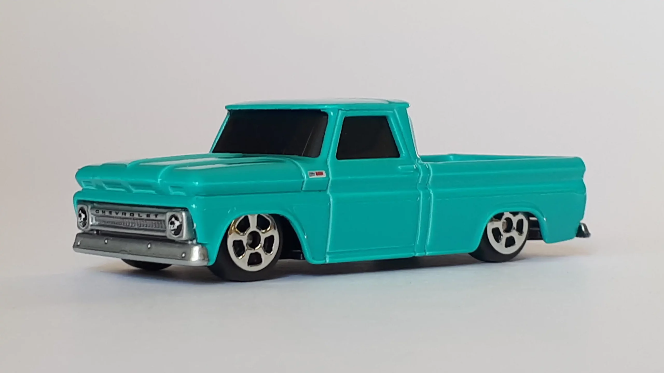 3 inch Maisto Chevrolet C10 1 3 inch Maisto Chevrolet C10 1