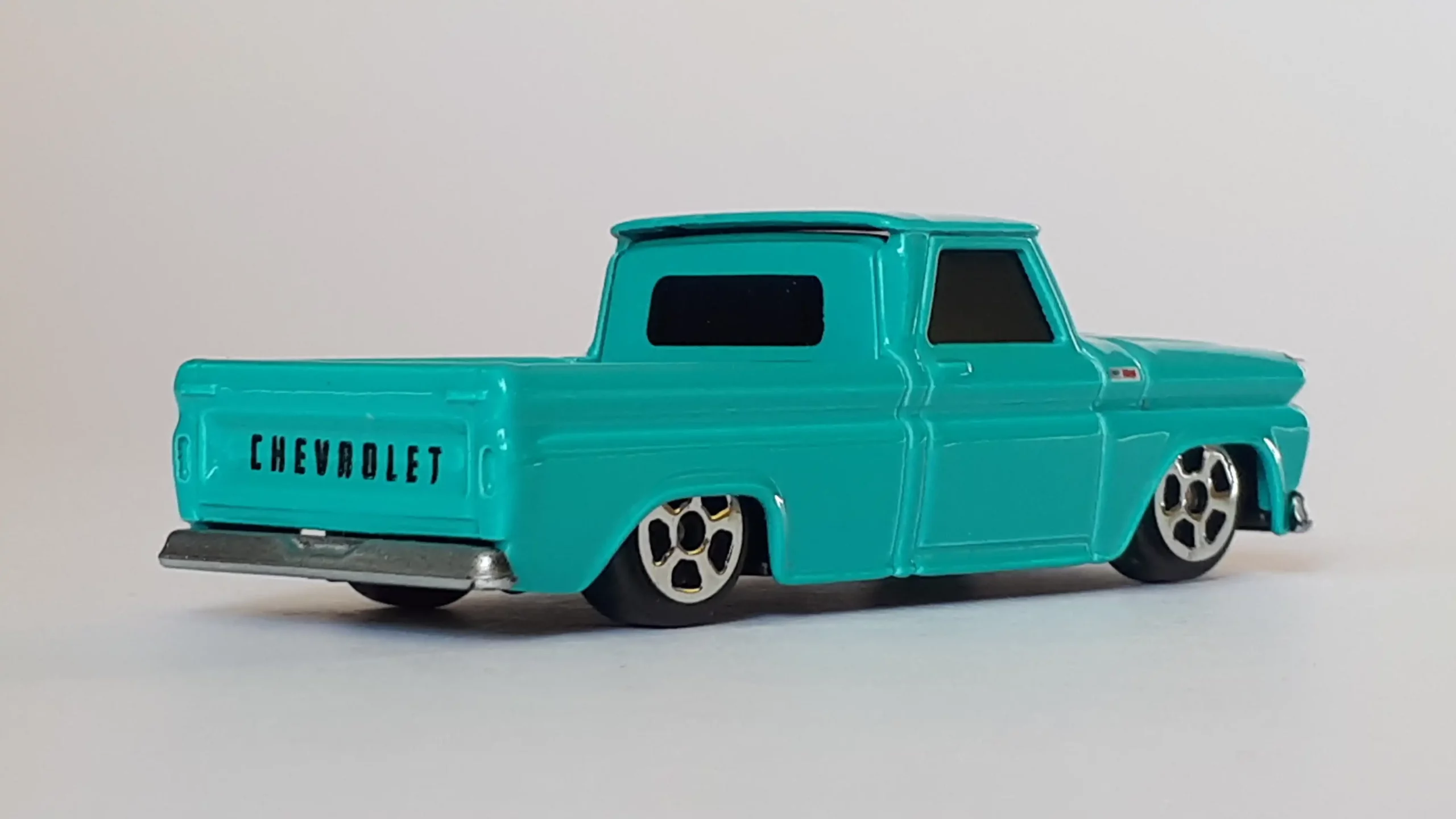 3 inch Maisto Chevrolet C10 2 3 inch Maisto Chevrolet C10 2