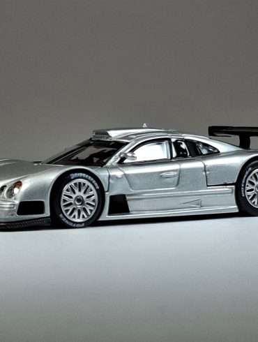1;64 Pop Race Mercedes Benz CLK GTR 1