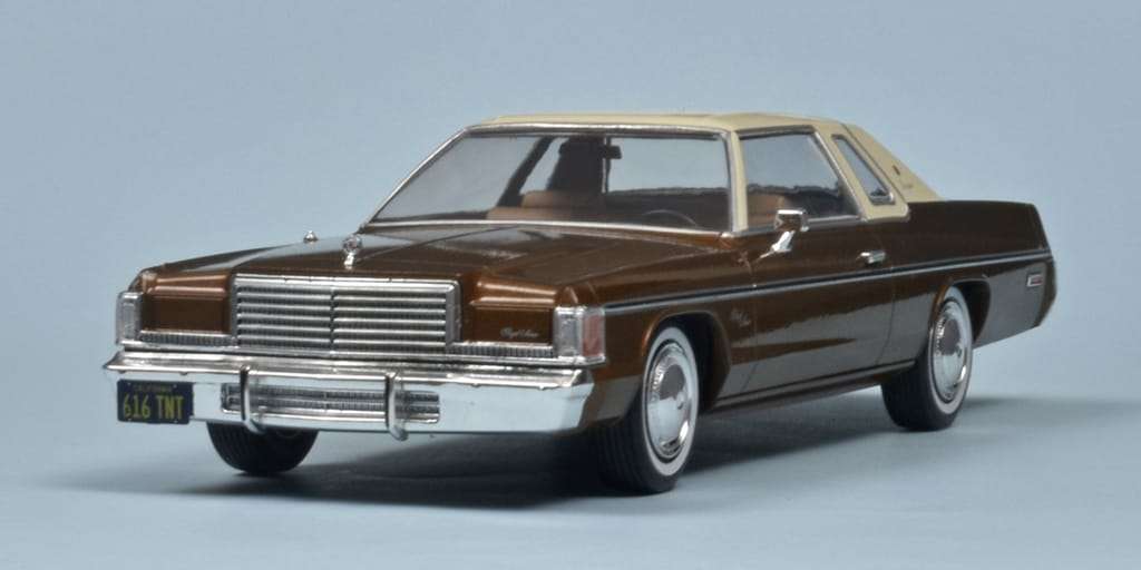 24WhiteBox Dodge Royal Monaco Coupe 1977 4