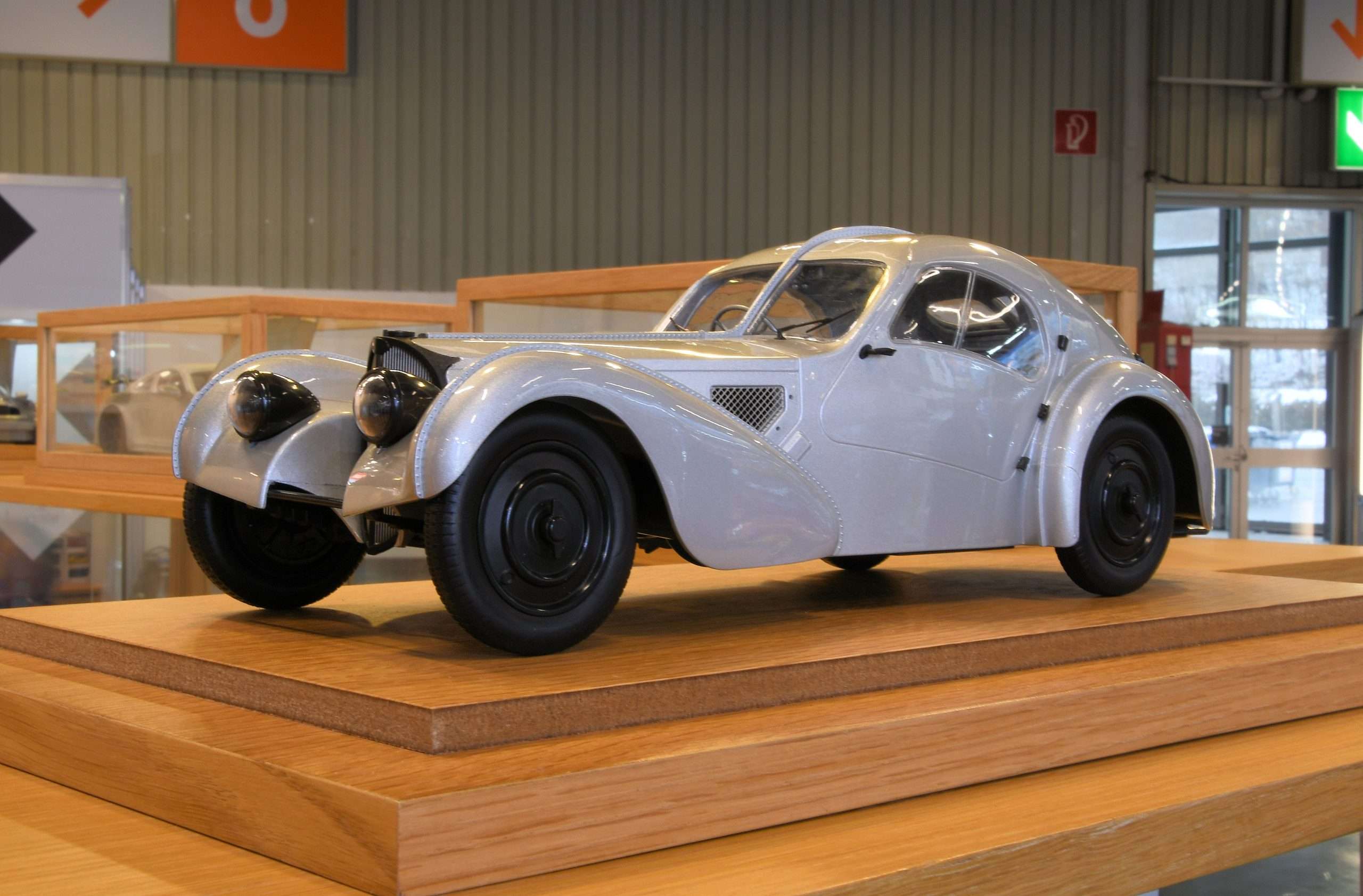 112 Norev Bugatti Atlantic