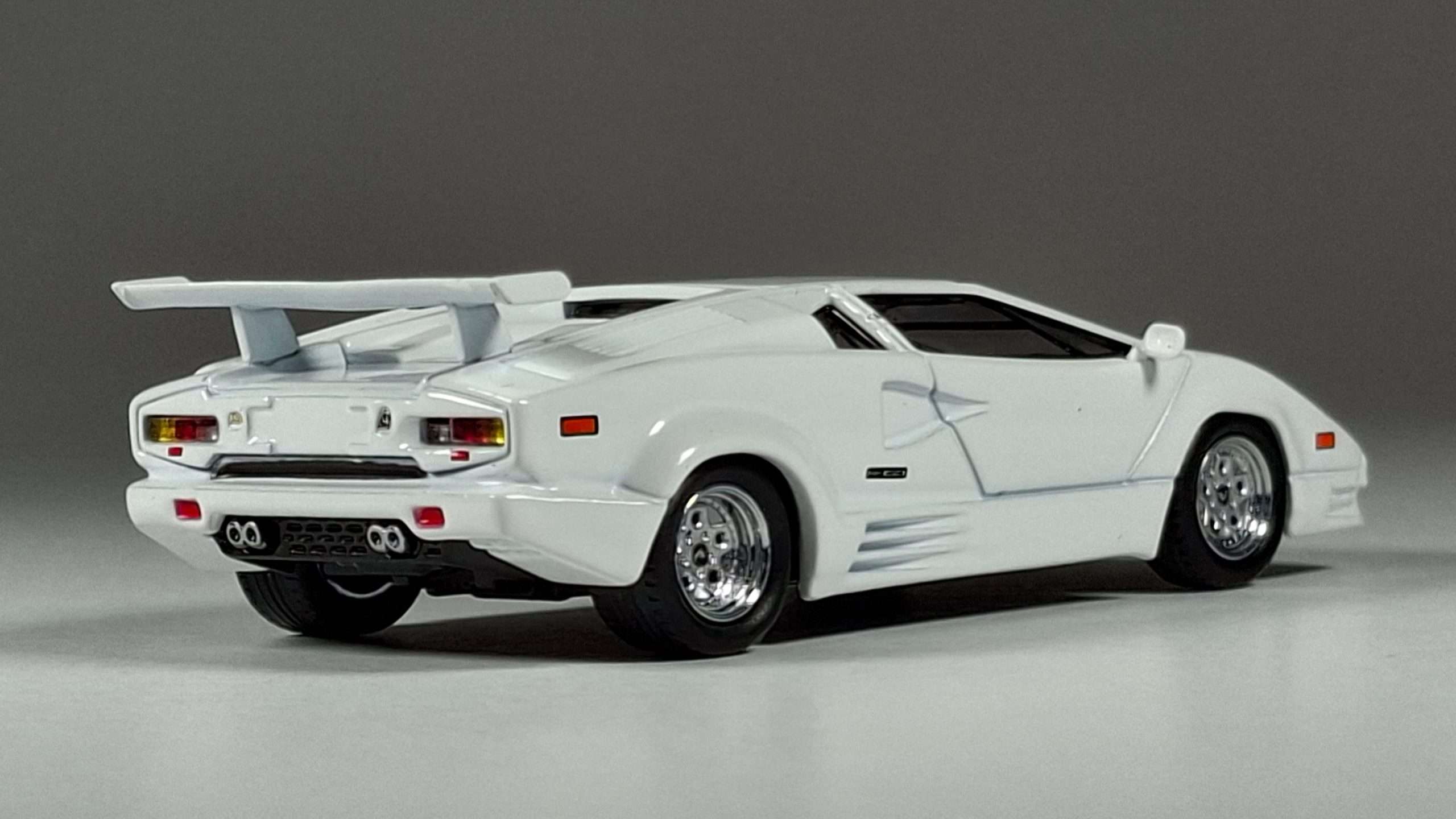 1;64 Mini GT Lamborghini Countach 25th Anniversary Edition 2 1;64 Mini GT Lamborghini Countach 25th Anniversary Edition 2