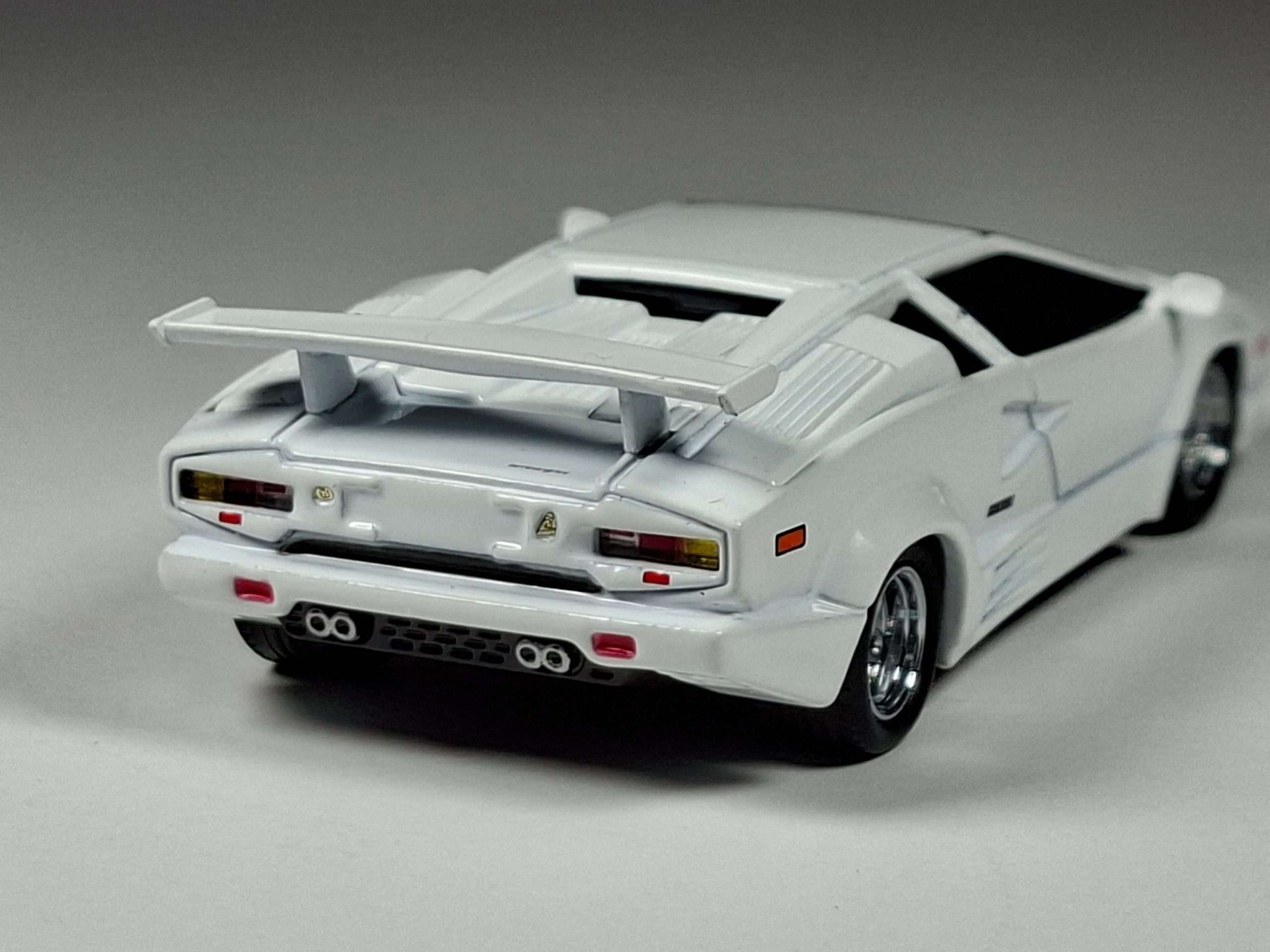1;64 Mini GT Lamborghini Countach 25th Anniversary Edition 5 1;64 Mini GT Lamborghini Countach 25th Anniversary Edition 5