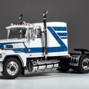 1;64 Ixo Ford LTL 9000 1