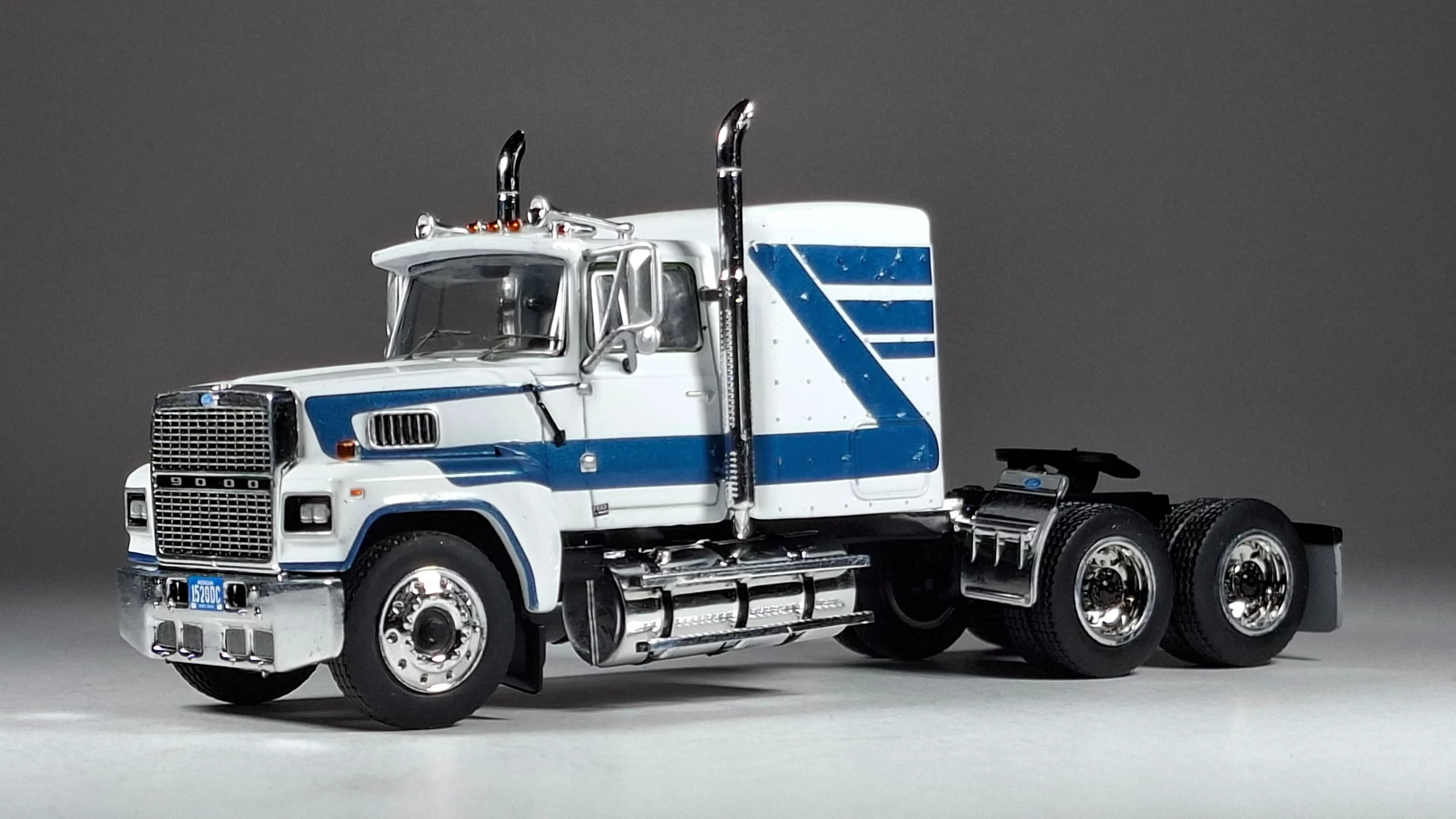 1;64 Ixo Ford LTL 9000 1 1;64 Ixo Ford LTL 9000 1