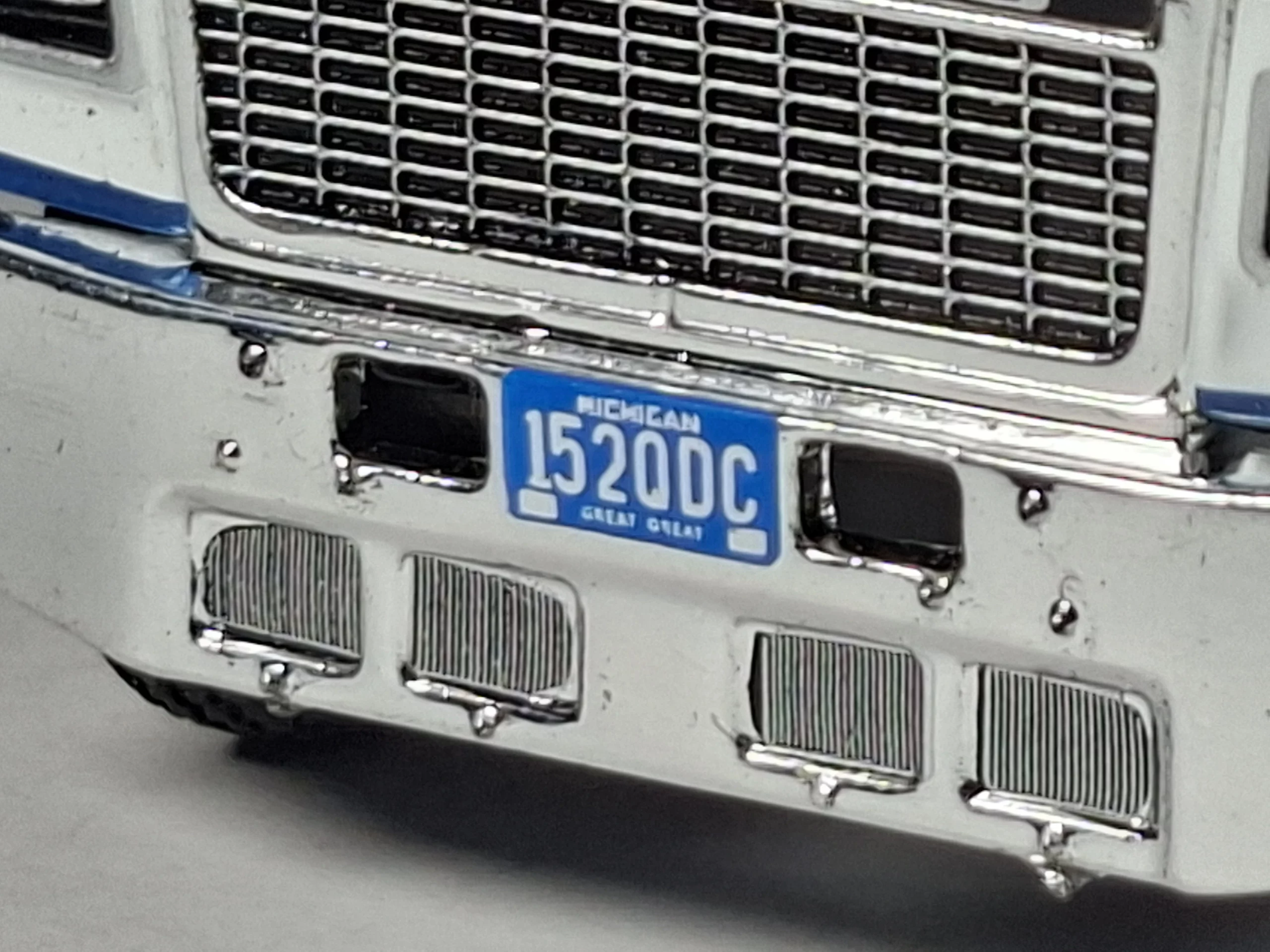 1;64 Ixo Ford LTL 9000 4 1;64 Ixo Ford LTL 9000 4