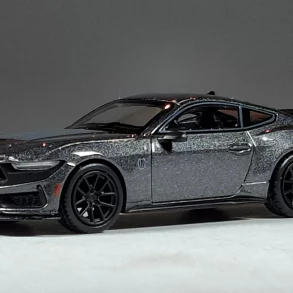 1;64 Mini GT Ford Mustang Dark Horse 1