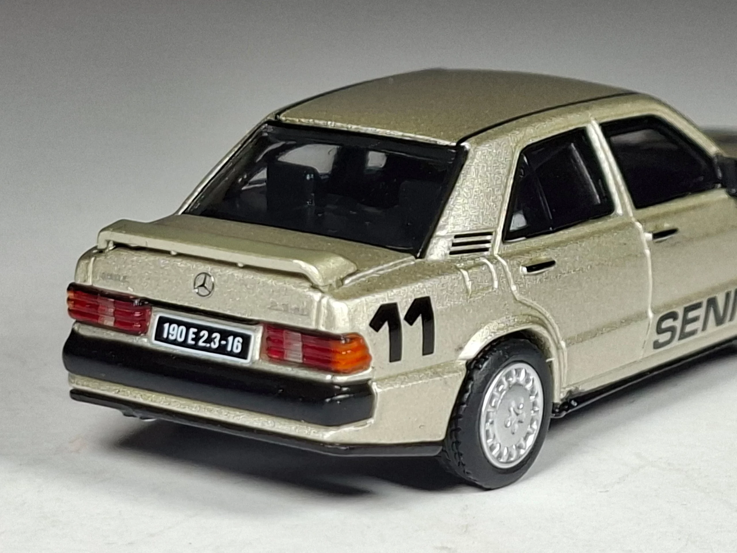 1;64 Mini GT Mercedes Benz 190E 2.3 16 4 1;64 Mini GT Mercedes Benz 190E 2.3 16 4