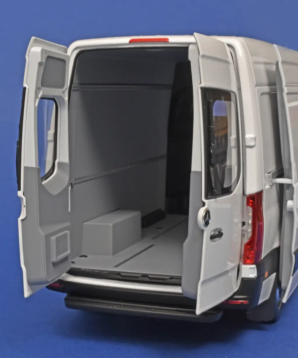 18norev MB Sprinter bestel 2018 4 18norev MB Sprinter bestel 2018 4