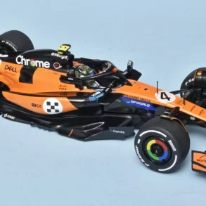 18solido McLaren MCL39 2025 Norris wk 1