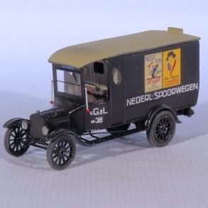 INT3 26.Artitec 87.Ford TT VGL(1)
